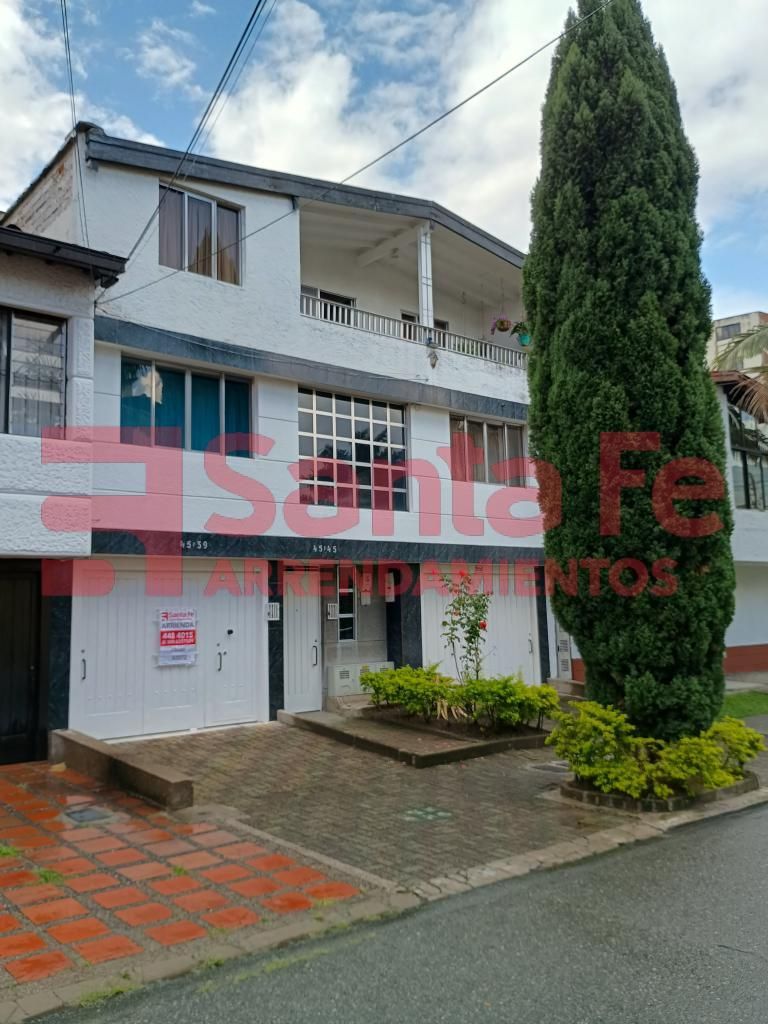 Casa en arriendo Antioquia Medellín Florida Nueva 180 m2 Habitaciones 3 Baños 2 Garajes 1 Precio $3300000