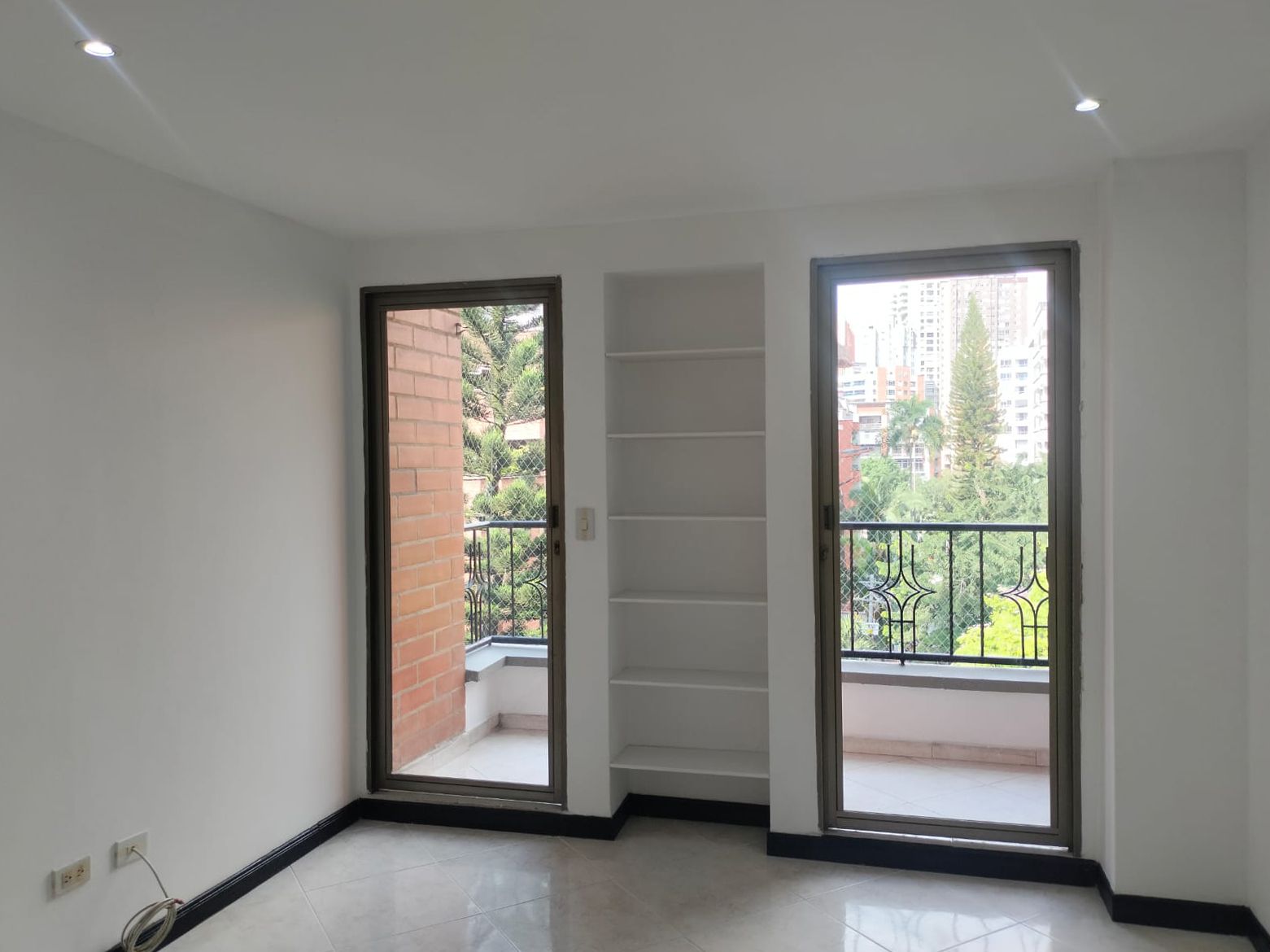 Apartamento en arriendo Antioquia Envigado Bosques De Zúñiga 80 m2 Habitaciones 3 Baños 2 Garajes 1 Precio $3850000