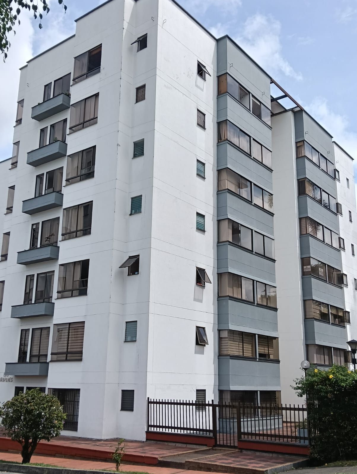 Apartamento en arriendo o venta Risaralda Pereira Los Angeles 150 m2 Habitaciones 3 Baños 3 Garajes 2 Precio venta $900000000 Precio arriendo $5200000