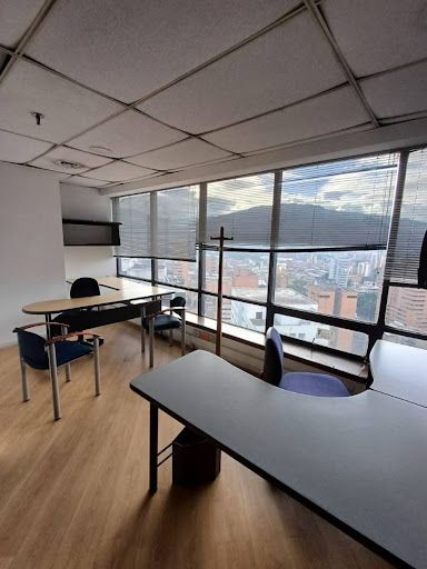 Oficina en arriendo Antioquia Medellín Boston 131 m2 Habitaciones 0 Baños 1 Garajes 0 Precio $6400000