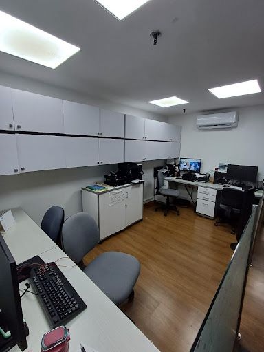 Oficina en arriendo Antioquia Medellín Villanueva 211 m2 Habitaciones 0 Baños 3 Garajes 3 Precio $8500000