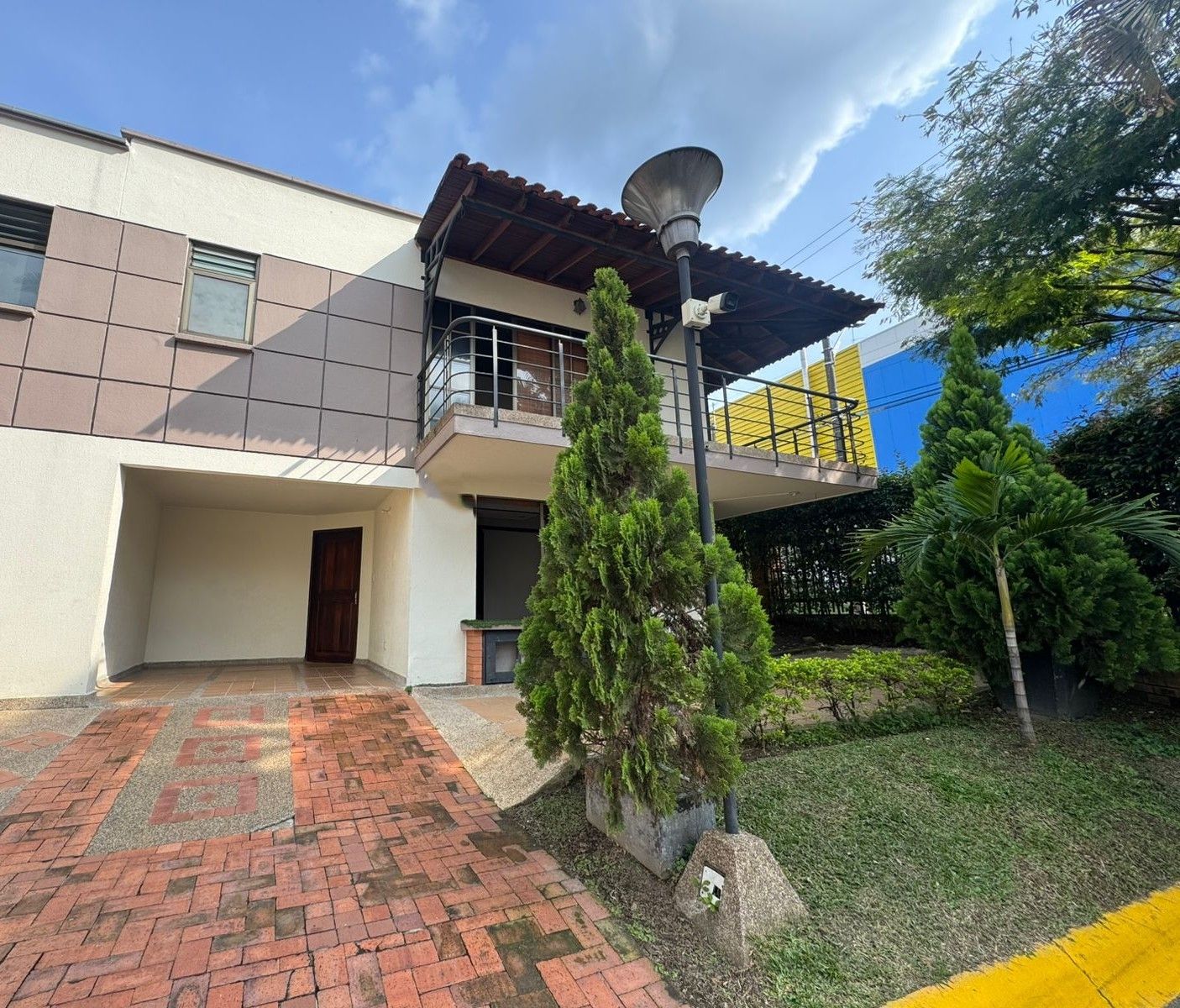 Casa en arriendo Risaralda Pereira La Platanera 230 m2 Habitaciones 3 Baños 3 Garajes 1 Precio $3950000
