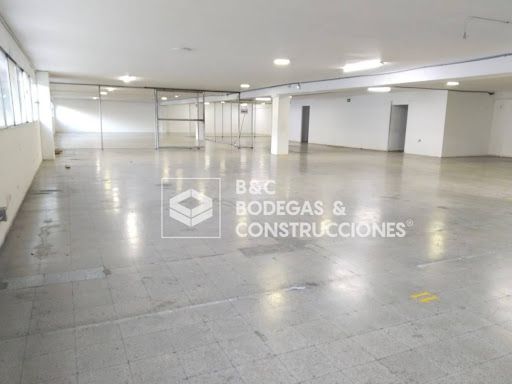 Bodega en arriendo Antioquia Itagüí La Esmeralda 715 m2 Habitaciones 0 Baños 2 Garajes 0 Precio $17000000