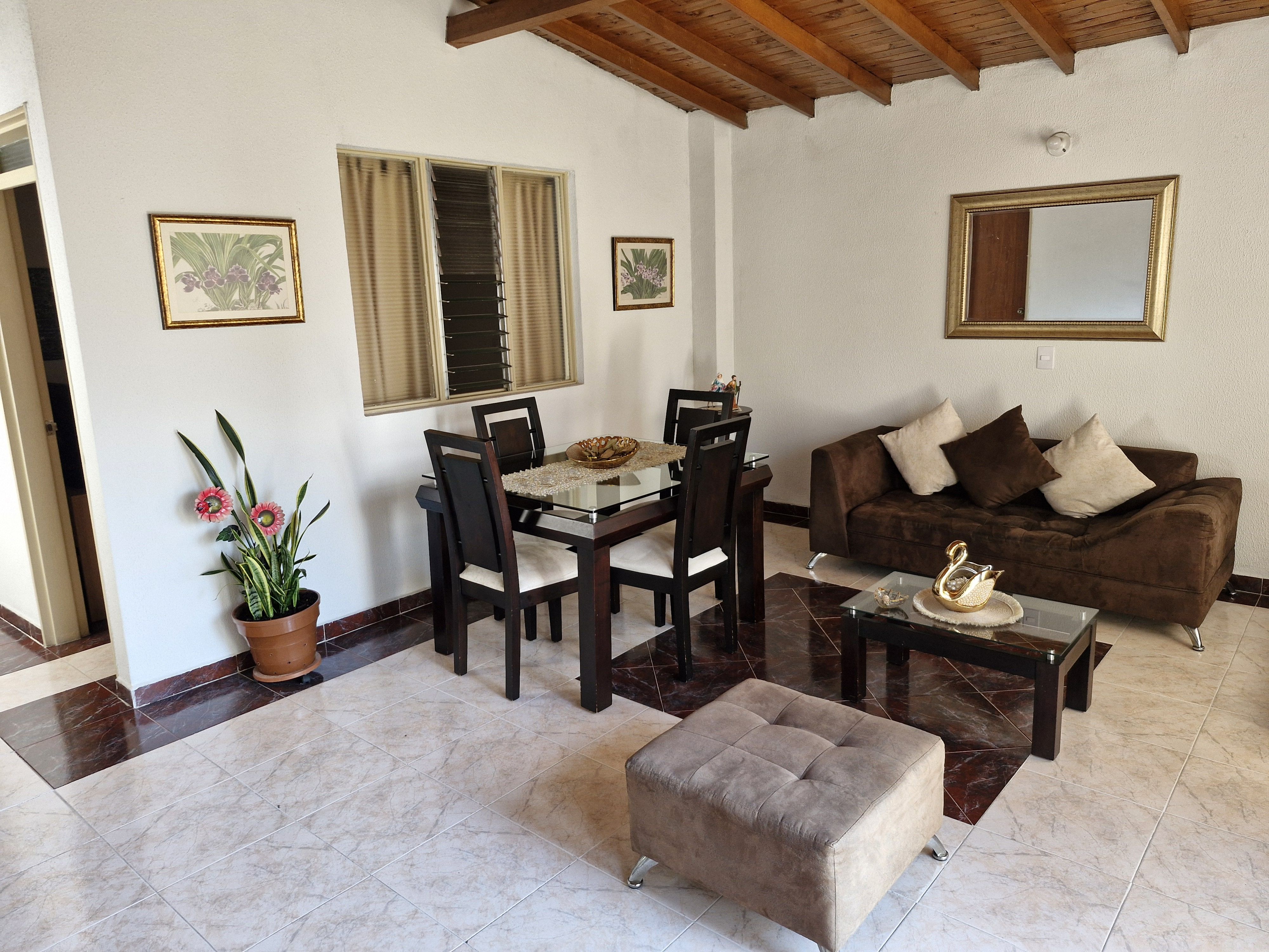 Apartamento en venta Antioquia Envigado Obrero 105 m2 Habitaciones 3 Baños 2 Garajes 0 Precio $480000000