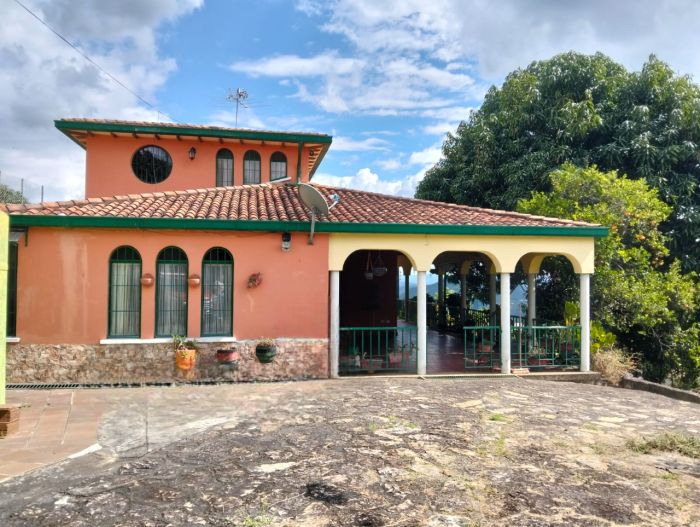 Casa en venta Cundinamarca Anapoima Anapoima 140 m2 Habitaciones 4 Baños 3 Garajes 5 Precio $900000000