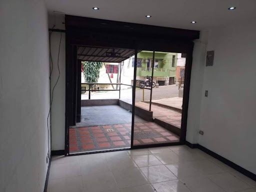 Local en arriendo Antioquia Medellín San Isidro 25 m2 Habitaciones 0 Baños 1 Garajes 0 Precio $1600000
