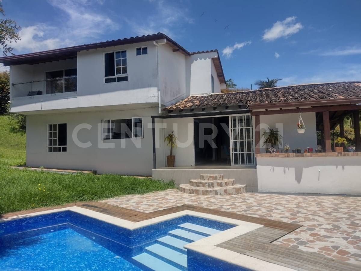 Finca en venta Antioquia Marinilla El Hato 254 m2 Habitaciones 4 Baños 4 Garajes 4 Precio $980000000