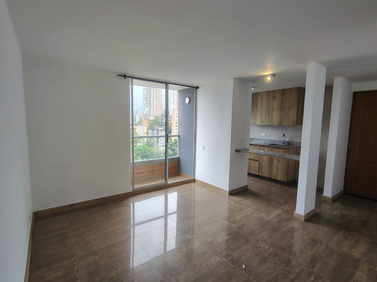 Apartamento en arriendo Antioquia Medellín Castropol 62 m2 Habitaciones 2 Baños 2 Garajes 1 Precio $3550000