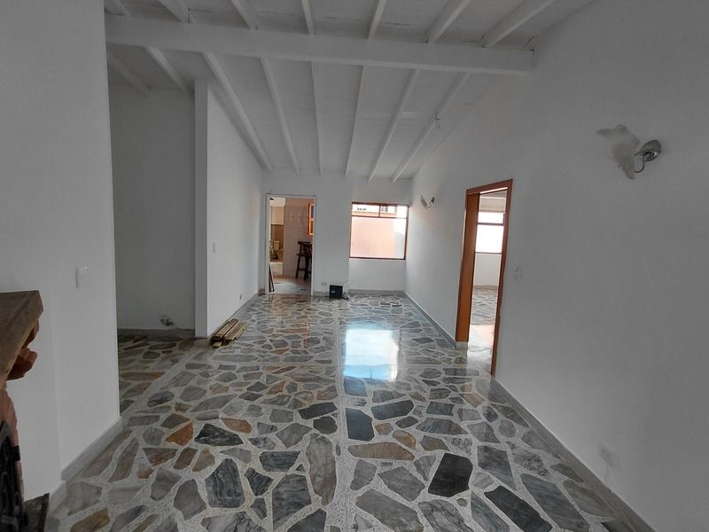 Apartamento en arriendo Antioquia Medellín Laureles 80 m2 Habitaciones 2 Baños 2 Garajes 1 Precio $2700000