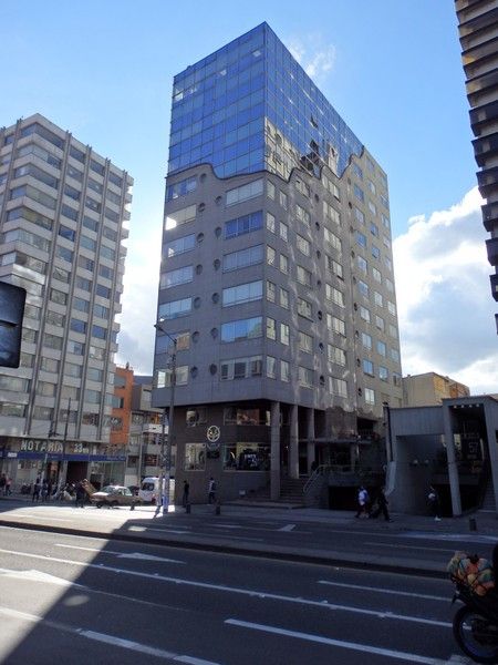 Oficina en venta Cundinamarca Bogotá Chapinero Central 125 m2 Habitaciones 0 Baños 2 Garajes 3 Precio $1050000000