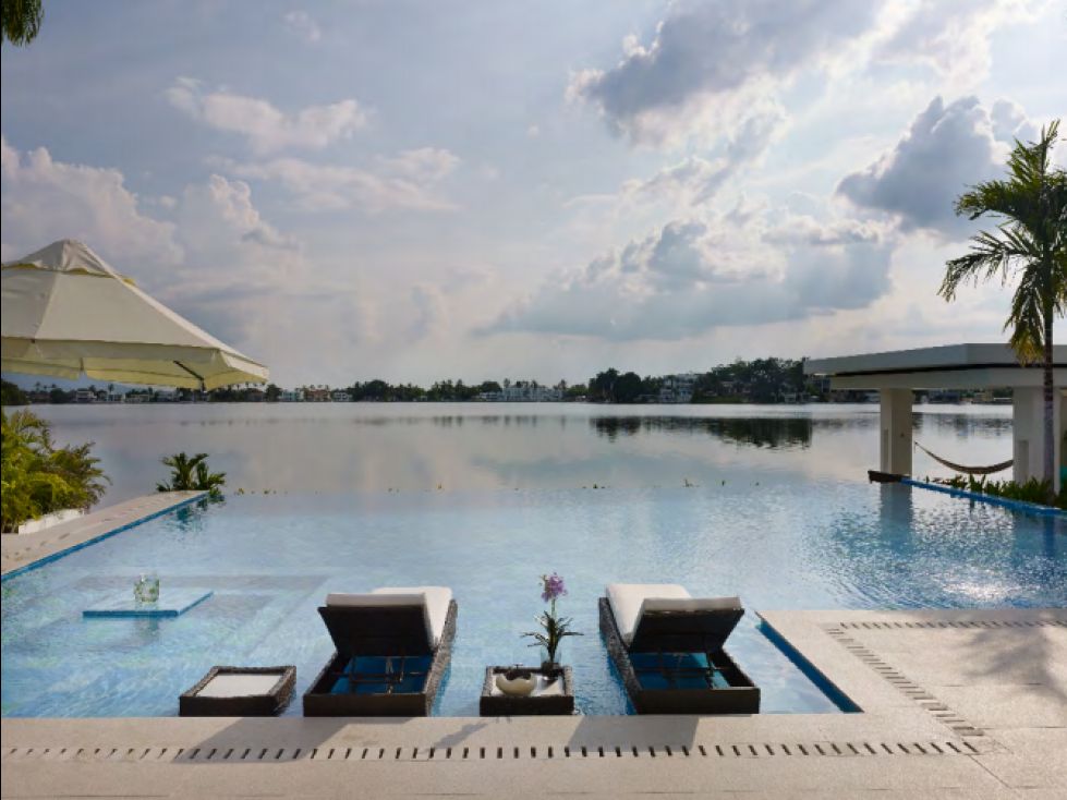 Casa en venta Cundinamarca Girardot Miraflores 1211 m2 Habitaciones 4 Baños 6 Garajes 6 Precio $6500000000