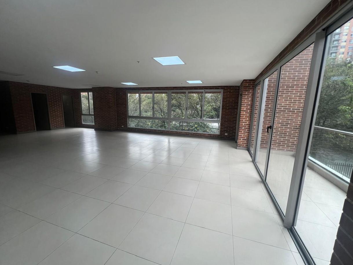 Oficina en arriendo Antioquia Medellín Castropol 89 m2 Habitaciones 0 Baños 2 Garajes 2 Precio $7500000
