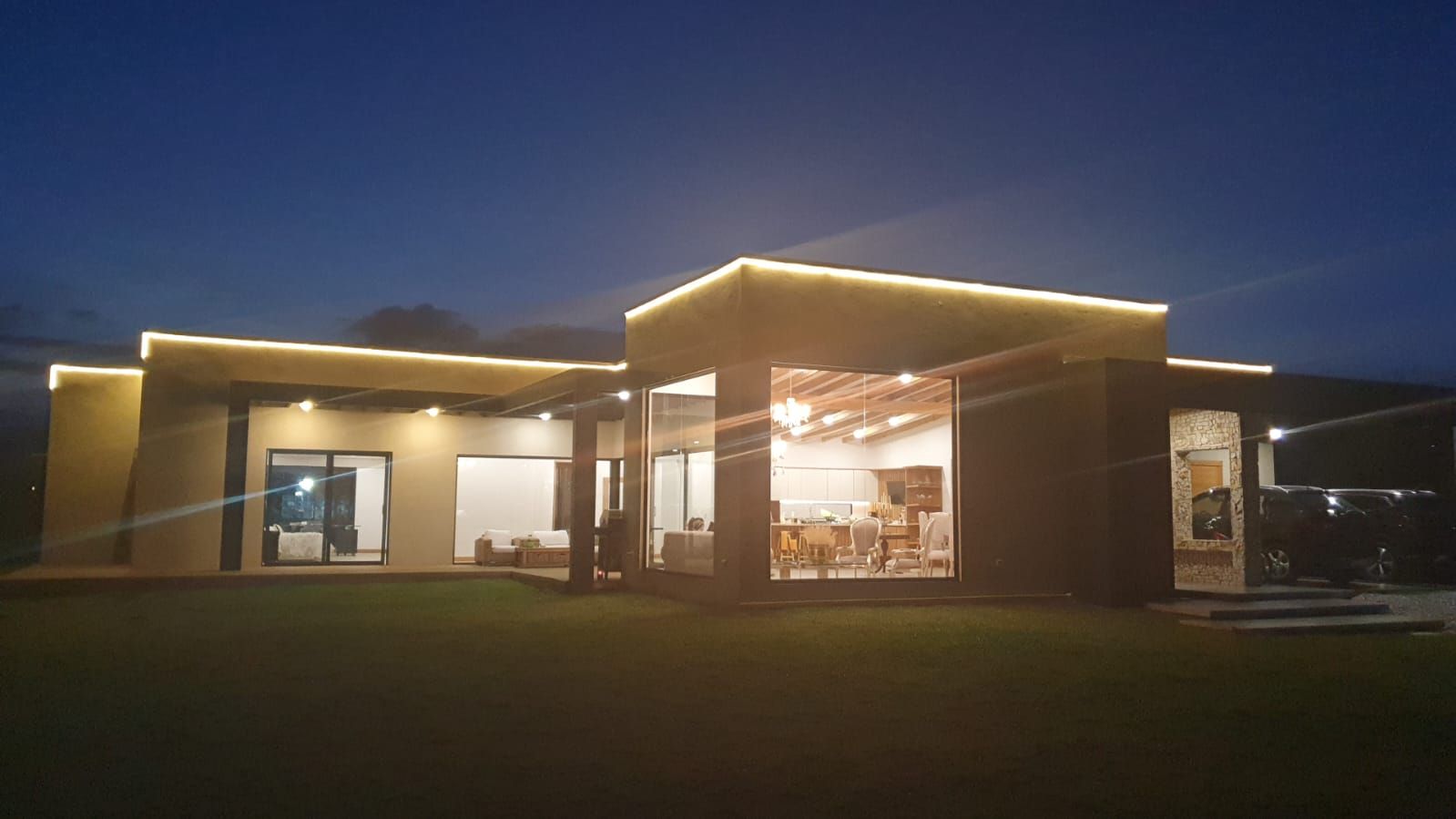 Casa en arriendo Antioquia Rionegro Cuatro Esquinas 350 m2 Habitaciones 3 Baños 5 Garajes 2 Precio $18500000