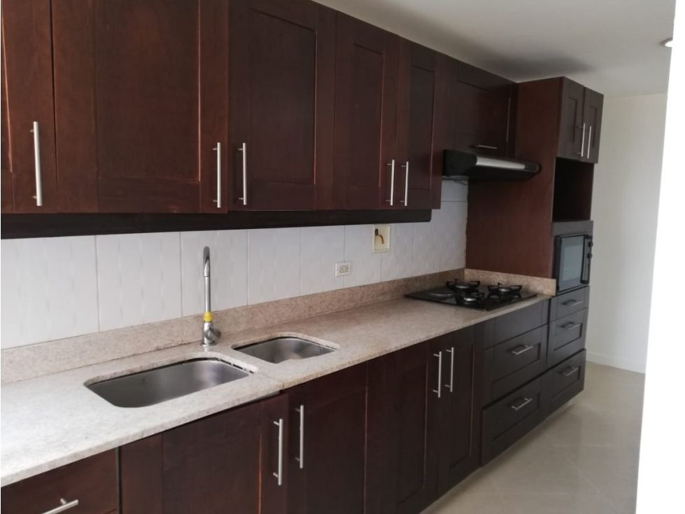 Apartamento en arriendo Antioquia Envigado Zúñiga 140 m2 Habitaciones 3 Baños 3 Garajes 2 Precio $5000000