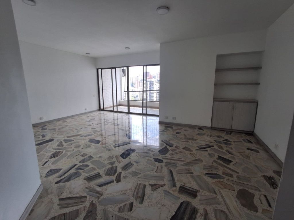 Apartamento en venta Valle Del Cauca Cali Aguacatal 120 m2 Habitaciones 3 Baños 3 Garajes 2 Precio $560000000