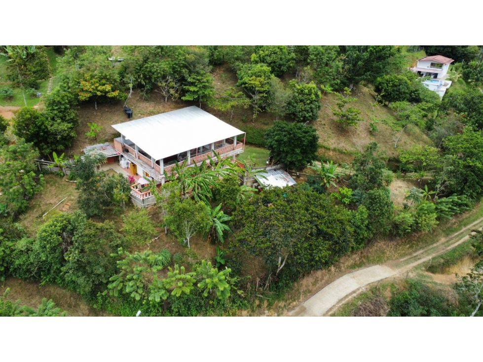 Finca en venta Antioquia Barbosa Barbosa 270 m2 Habitaciones 5 Baños 3 Garajes 2 Precio $365000000