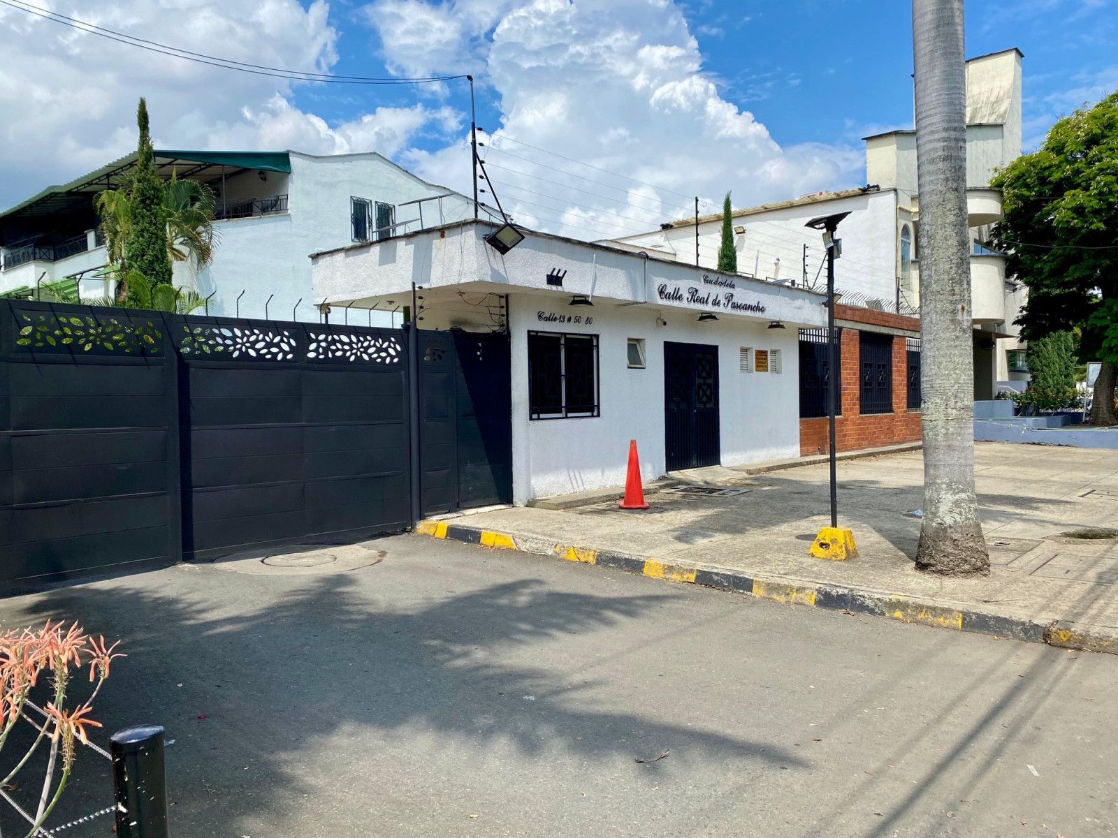 Casa en venta Valle Del Cauca Cali Santa Anita - La Selva 194 m2 Habitaciones 5 Baños 4 Garajes 2 Precio $680000000