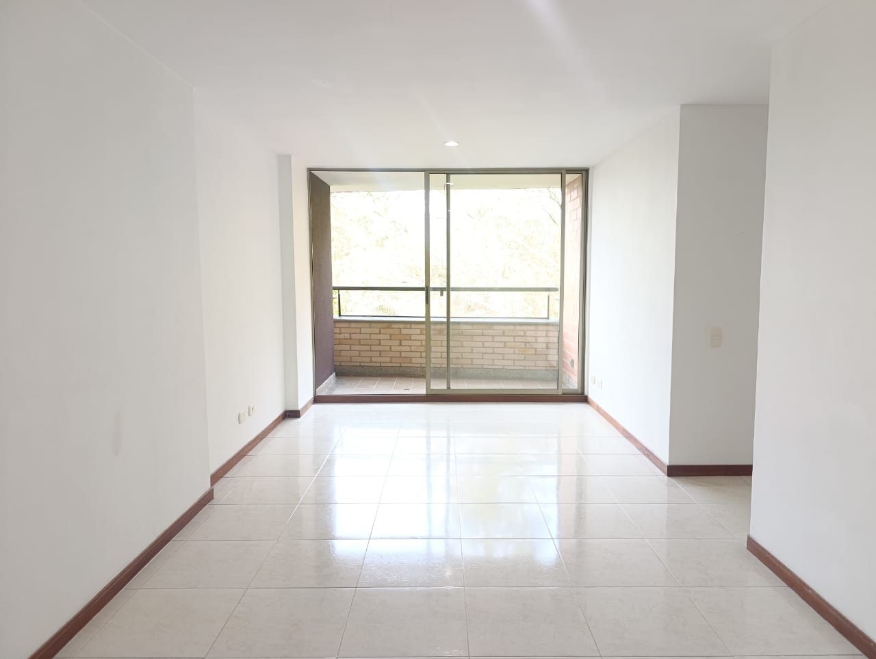 Apartamento en arriendo Antioquia Medellín Los Balsos No 1 90 m2 Habitaciones 3 Baños 2 Garajes 2 Precio $4700000