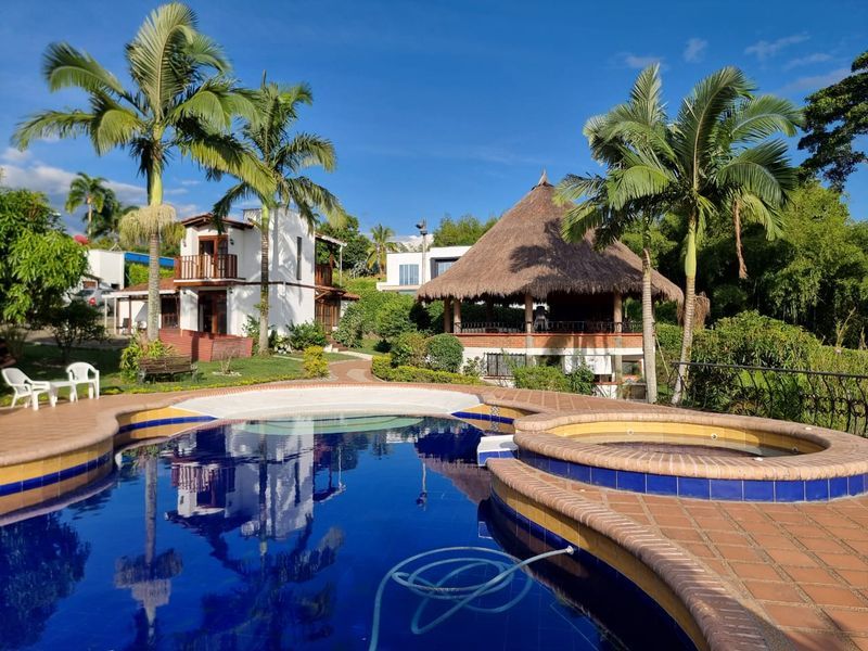 Casa Campestre en venta Risaralda Pereira Corregimiento Combia Baja 500 m2 Habitaciones 6 Baños 5 Garajes 4 Precio $1600000000
