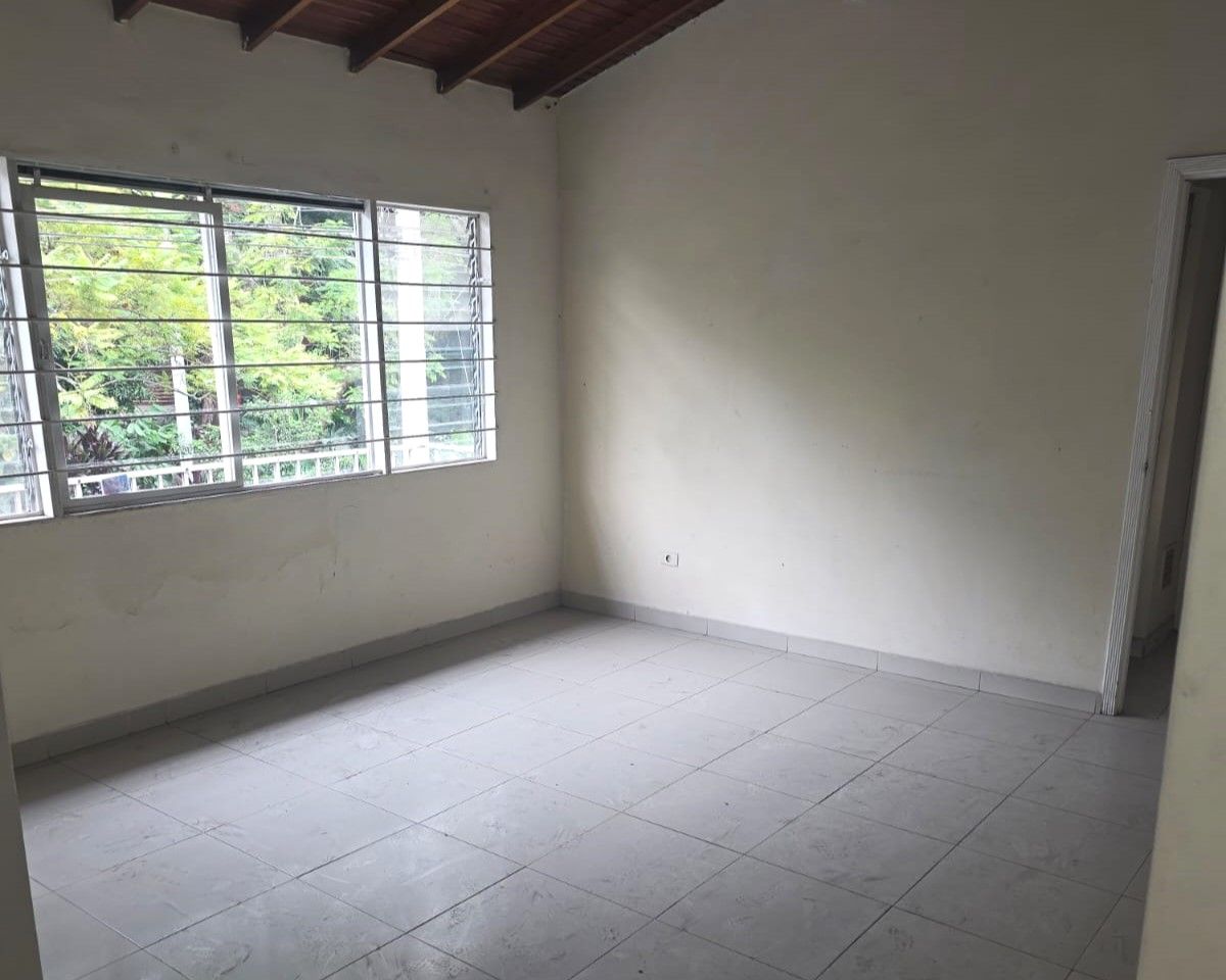 Oficina en arriendo Antioquia Medellín Rosales 400 m2 Habitaciones 0 Baños 6 Garajes 1 Precio $10350000