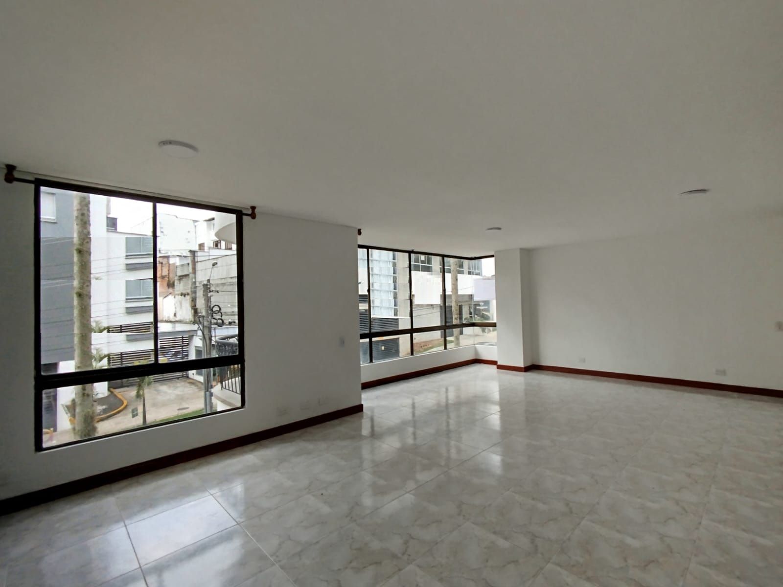 Apartamento en arriendo o venta Risaralda Pereira Los Alpes 133 m2 Habitaciones 3 Baños 2 Garajes 2 Precio venta $540000000 Precio arriendo $3650000