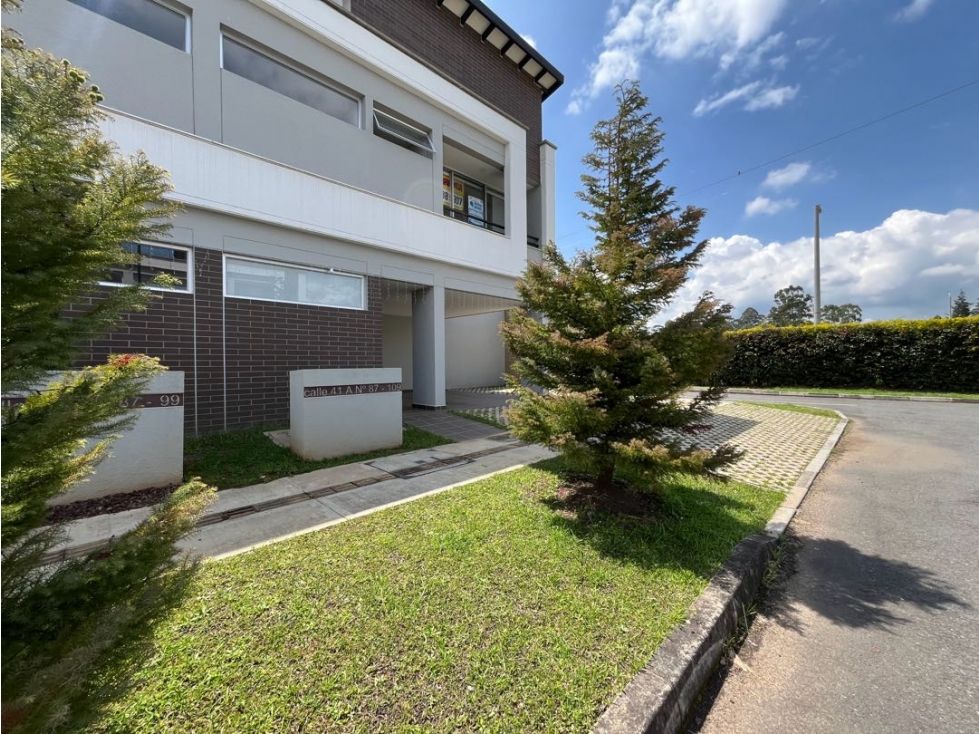 Casa en venta Antioquia Rionegro Urbanizacion Serranias 220 m2 Habitaciones 3 Baños 3 Garajes 2 Precio $1300000000