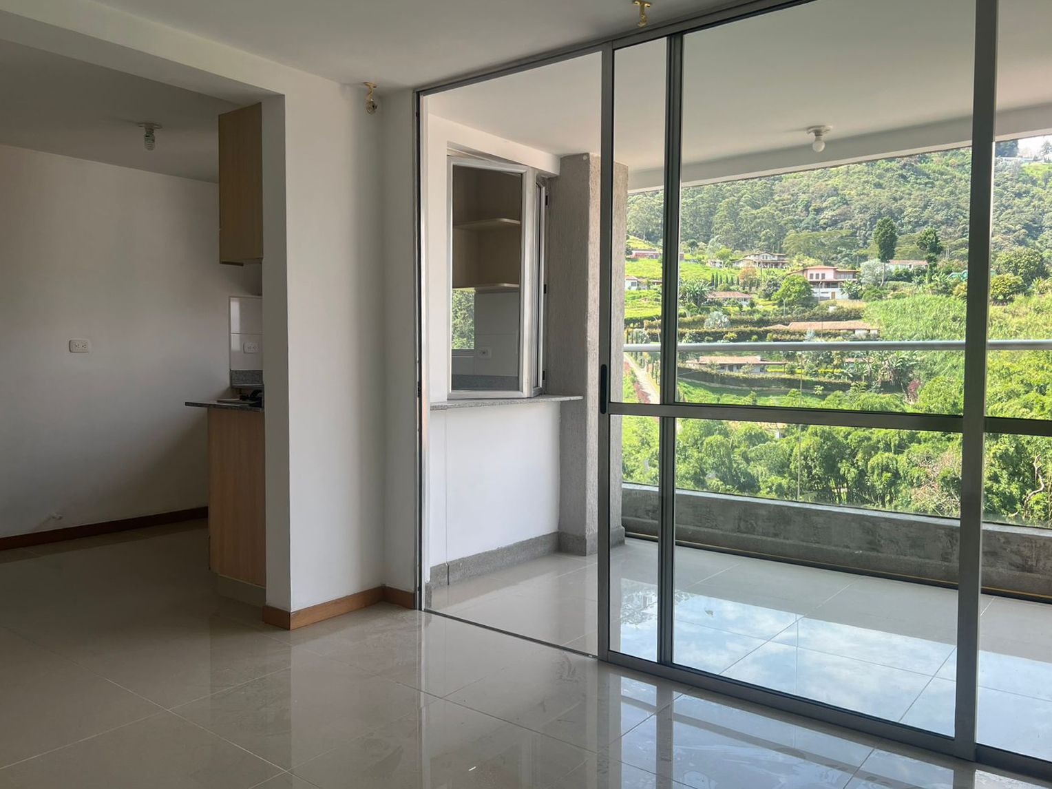 Apartamento en arriendo Antioquia Envigado Las Antillas 69 m2 Habitaciones 3 Baños 2 Garajes 1 Precio $2950000