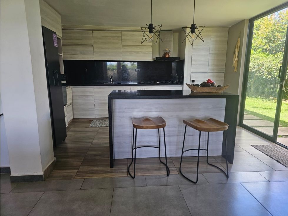 Casa Campestre en arriendo Antioquia Rionegro Gualanday 330 m2 Habitaciones 5 Baños 4 Garajes 3 Precio $8000000