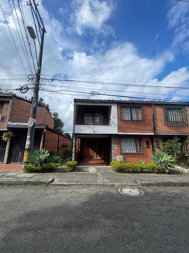 Casa en arriendo Antioquia Rionegro Urbanizacion Altos De Pereira 170 m2 Habitaciones 4 Baños 3 Garajes 1 Precio $3100000