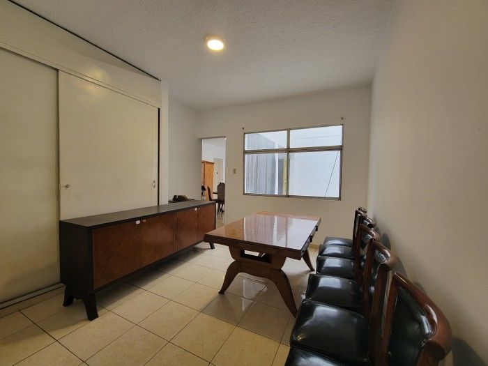 Local en arriendo Valle Del Cauca Cali Granada 200 m2 Habitaciones 0 Baños 2 Garajes 0 Precio $3000000