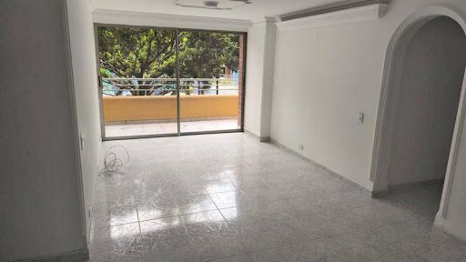 Apartamento en arriendo Antioquia Medellín Urbanizacion Los Laureles 150 m2 Habitaciones 4 Baños 3 Garajes 1 Precio $7000000