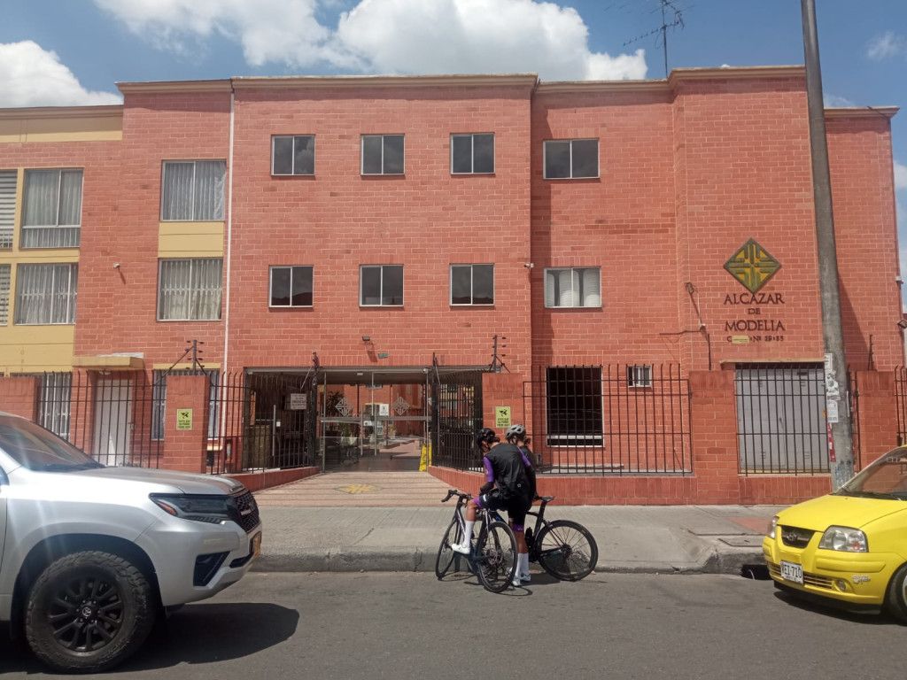 Casa en arriendo Cundinamarca Bogotá El Tintal Asd 71 m2 Habitaciones 3 Baños 2 Garajes 1 Precio $2658000