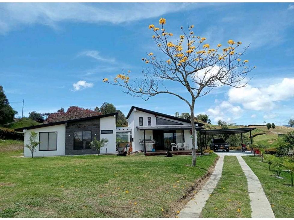 Casa en venta Antioquia El Carmen De Viboral Vereda Cristo Rey 186 m2 Habitaciones 3 Baños 3 Garajes 2 Precio $1100000000