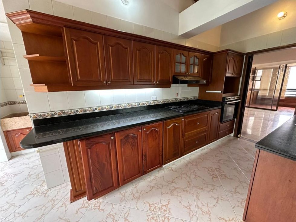 Apartamento en arriendo Antioquia Medellín El Tesoro 180 m2 Habitaciones 3 Baños 4 Garajes 3 Precio $8000000