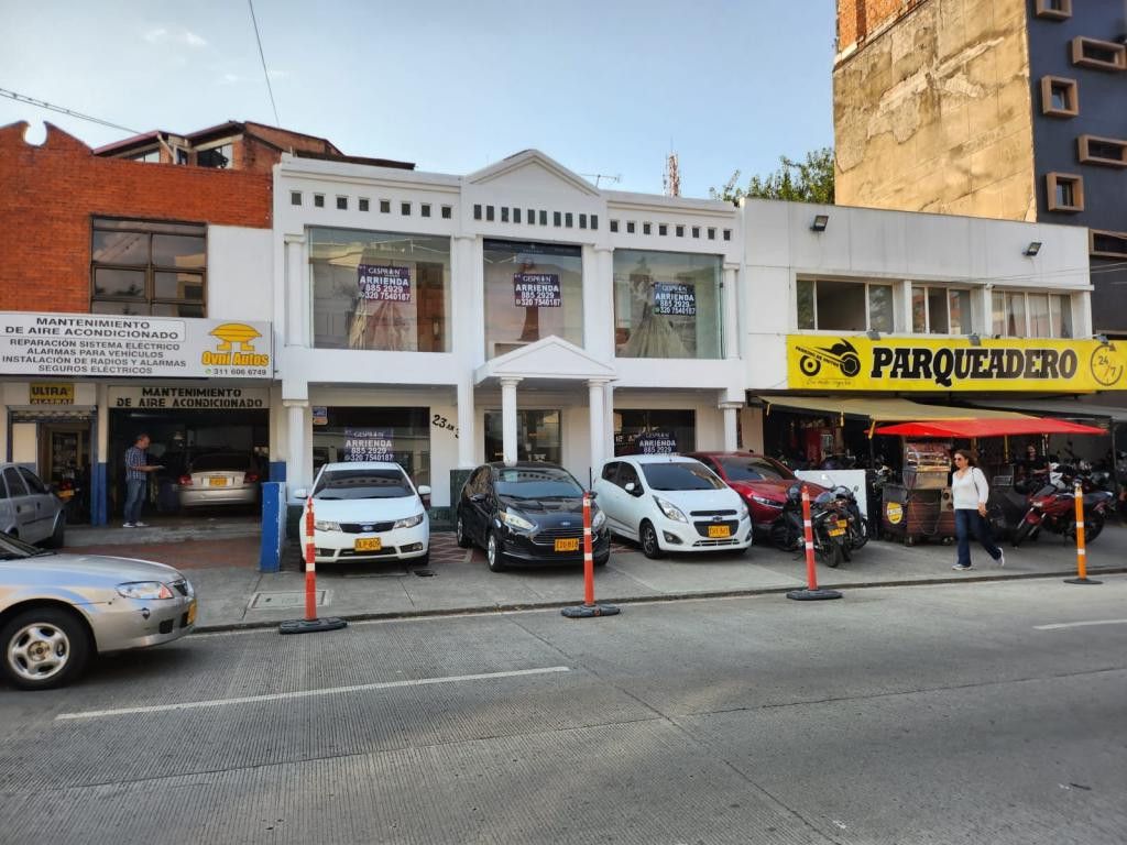 Casa en arriendo Valle Del Cauca Cali La Flora 365 m2 Habitaciones 3 Baños 3 Garajes 1 Precio $4820000