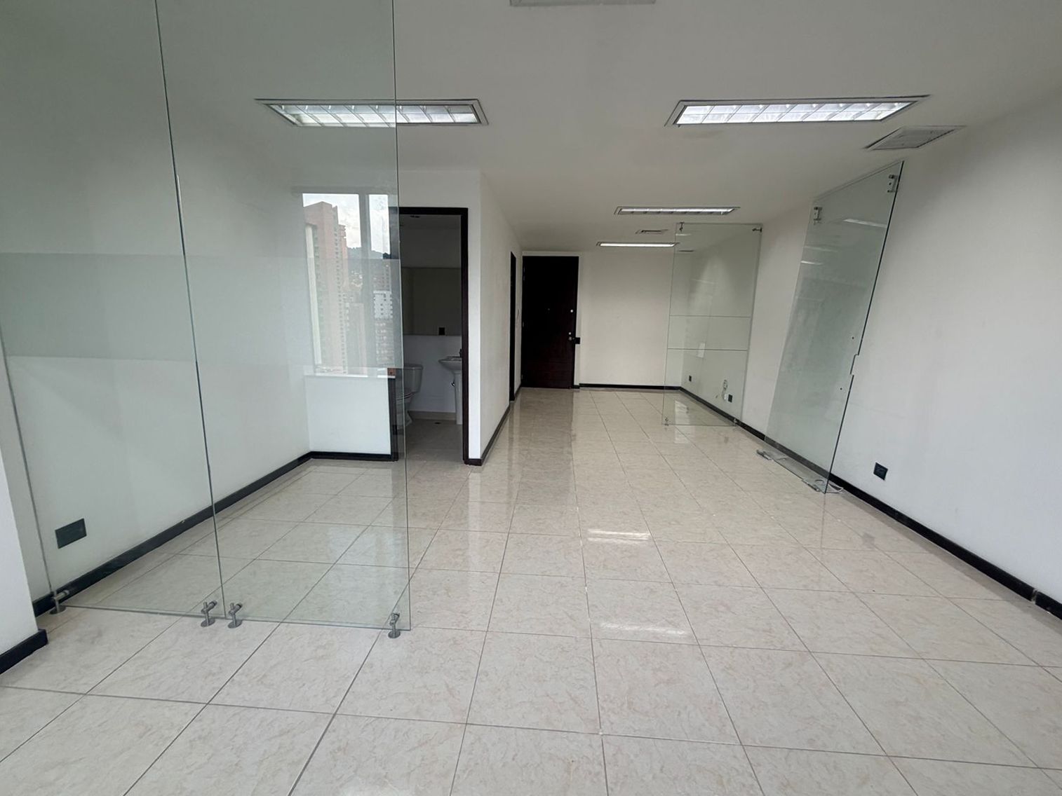 Oficina en venta Antioquia Medellín Cristo Rey 45 m2 Habitaciones 0 Baños 1 Garajes 1 Precio $580000000