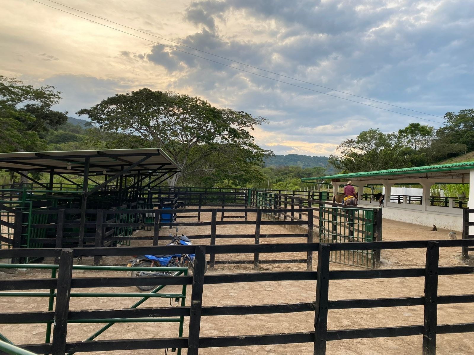 Finca en venta Cundinamarca Tocaima El Progreso 2412800 m2 Habitaciones 6 Baños 3 Garajes 6 Precio $6500000000