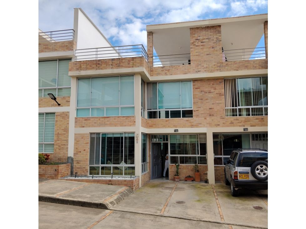 Casa en venta Cundinamarca Fusagasugá Cn Santa Ana Reservado 179 m2 Habitaciones 4 Baños 4 Garajes 1 Precio $470000000