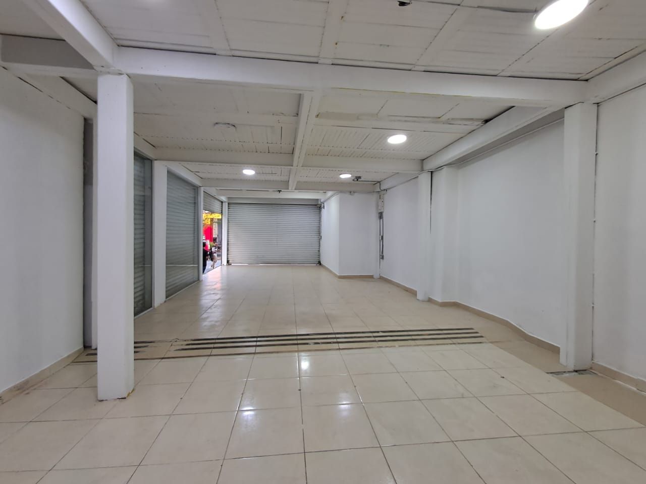 Local en arriendo Antioquia Medellín Buenos Aires 100 m2 Habitaciones 0 Baños 1 Garajes 0 Precio $9000000