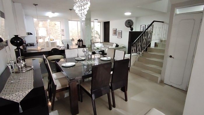 Casa en venta Valle Del Cauca Cali Caney 300 m2 Habitaciones 5 Baños 5 Garajes 2 Precio $670000000