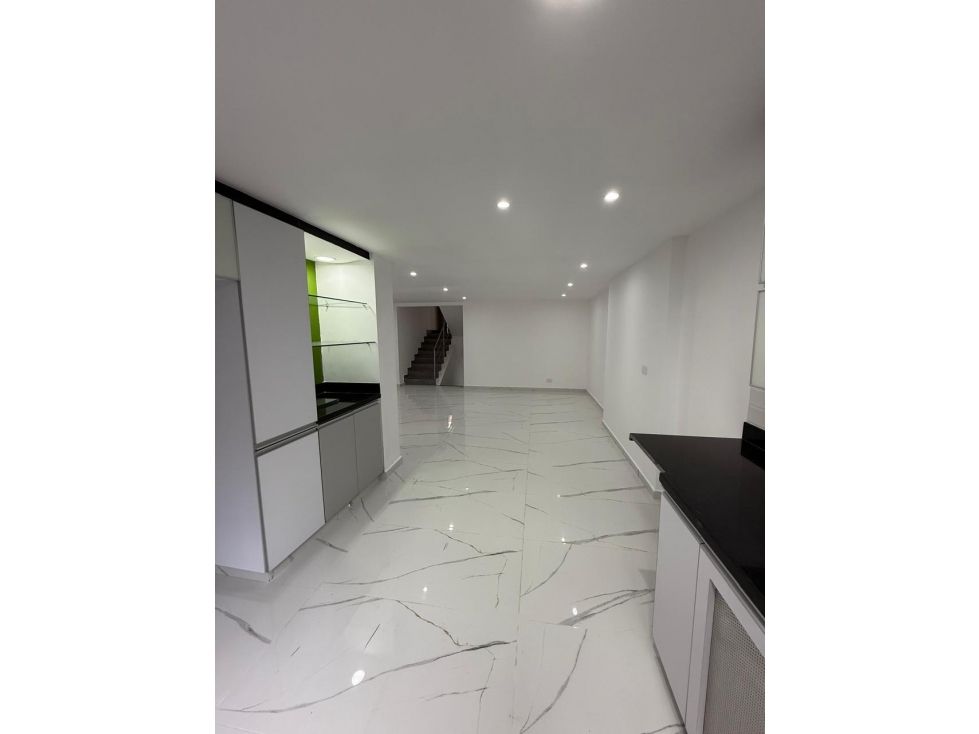 Casa en venta Antioquia Sabaneta Holanda 480 m2 Habitaciones 6 Baños 6 Garajes 2 Precio $1650000000