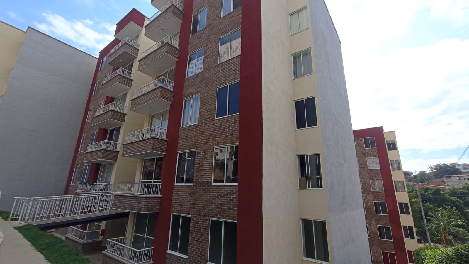 Apartamento en arriendo Santander Girón Ub Arenales Campestre 62 m2 Habitaciones 3 Baños 2 Garajes 0 Precio $900000