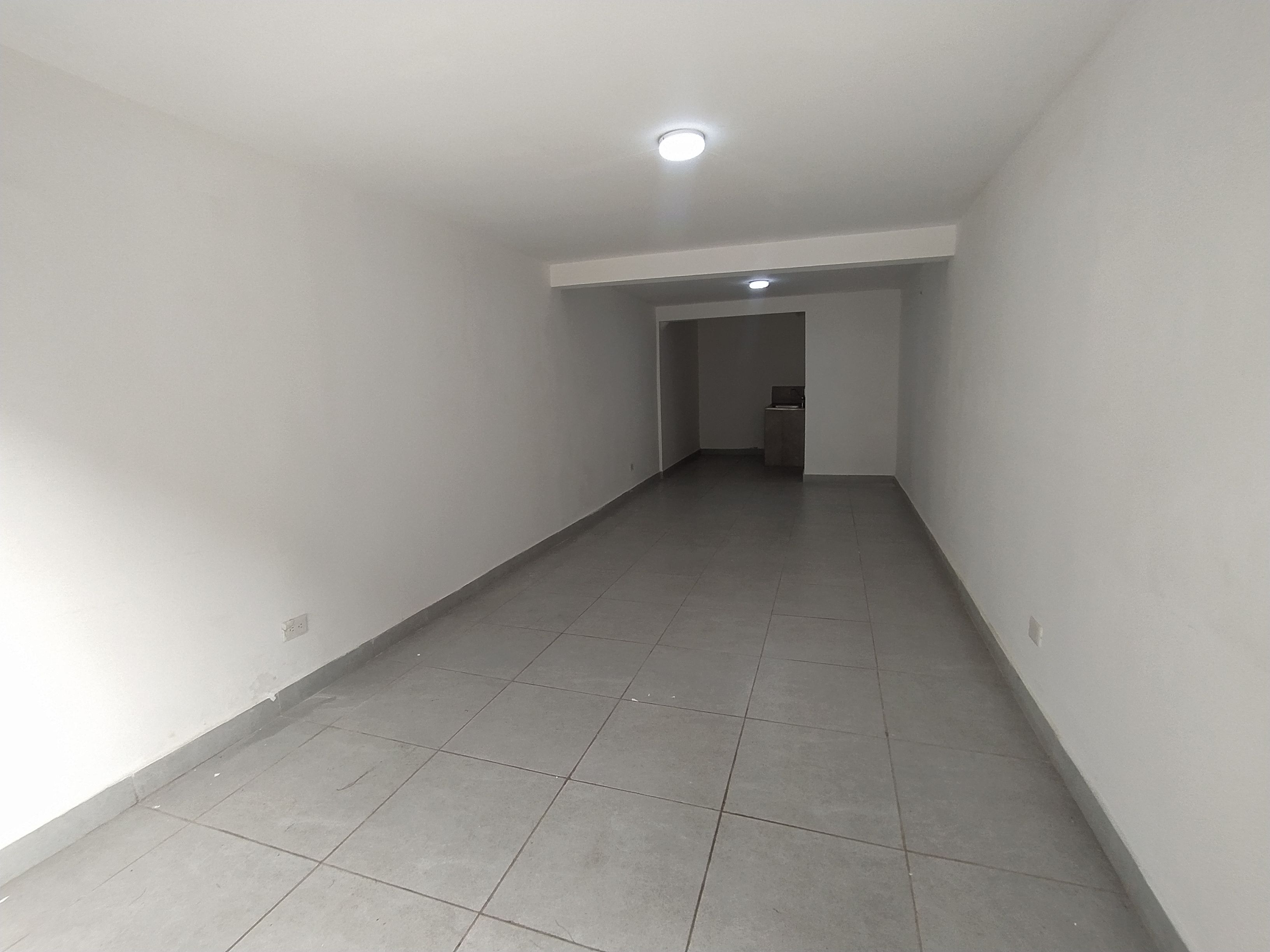 Local en arriendo Antioquia Medellín Los Colores 18 m2 Habitaciones 0 Baños 1 Garajes 0 Precio $2500000