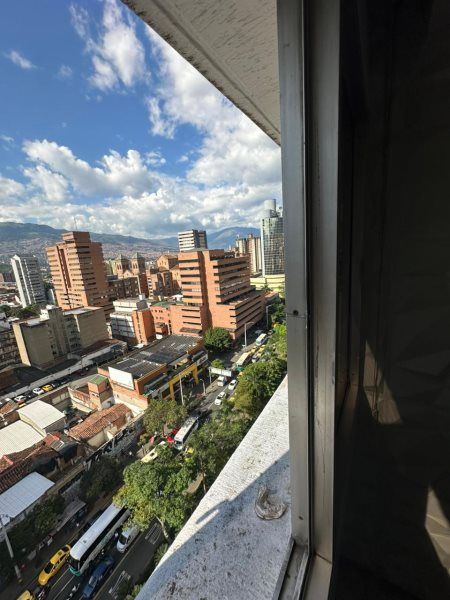 Oficina en venta Antioquia Medellín Patio Bonito 32 m2 Habitaciones 0 Baños 0 Garajes 1 Precio $360000000