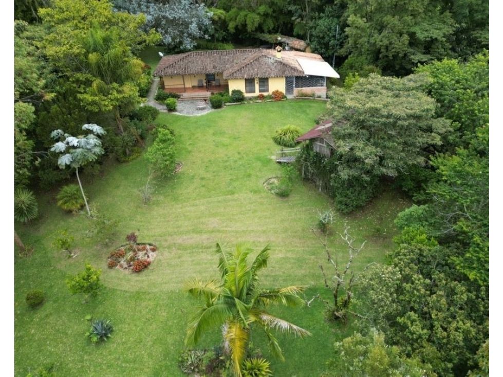 Casa Campestre en arriendo Antioquia El Carmen De Viboral La Alhambra 200 m2 Habitaciones 3 Baños 2 Garajes 1 Precio $5500000