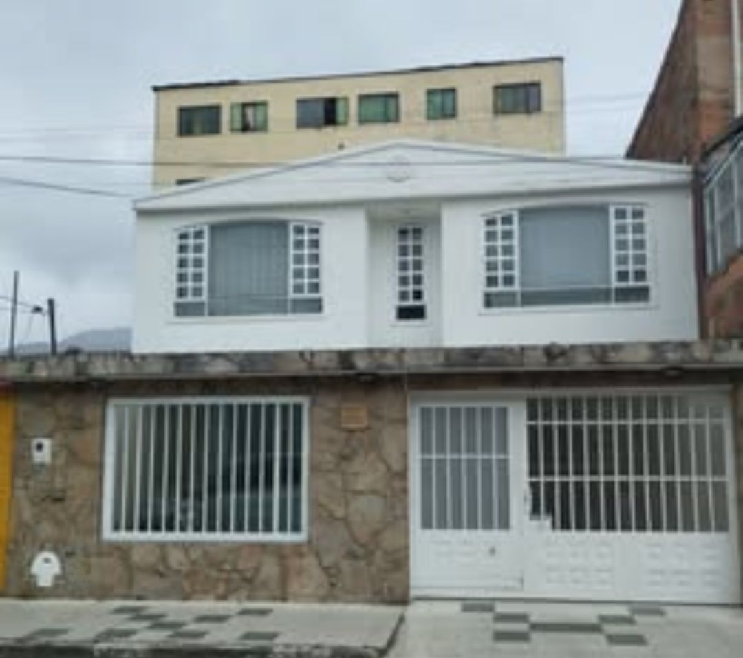 Casa en venta Cundinamarca Bogotá Serafina I Sector 220 m2 Habitaciones 5 Baños 4 Garajes 2 Precio $750000000