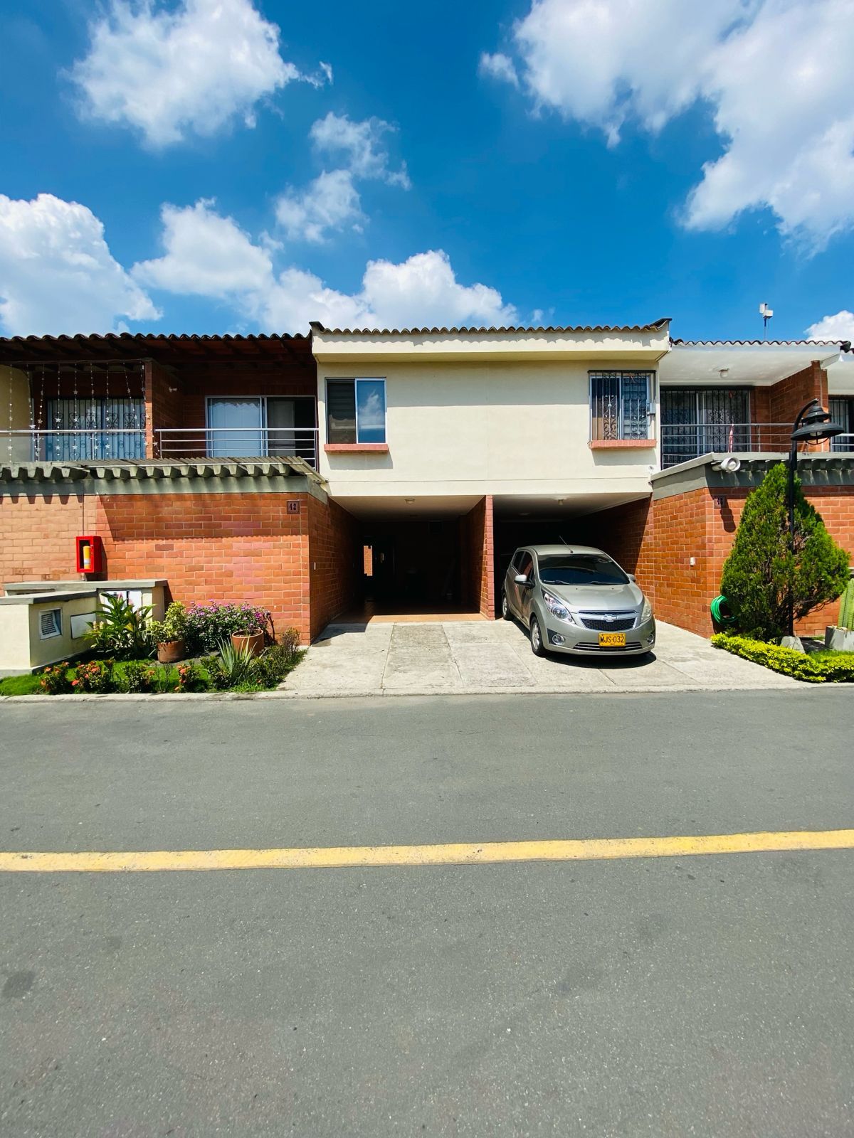 Casa en venta Valle Del Cauca Cali La Hacienda 240 m2 Habitaciones 4 Baños 3 Garajes 1 Precio $500000000