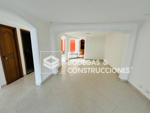 Casa en arriendo Antioquia Medellín La Candelaria 150 m2 Habitaciones 3 Baños 4 Garajes 0 Precio $5500000