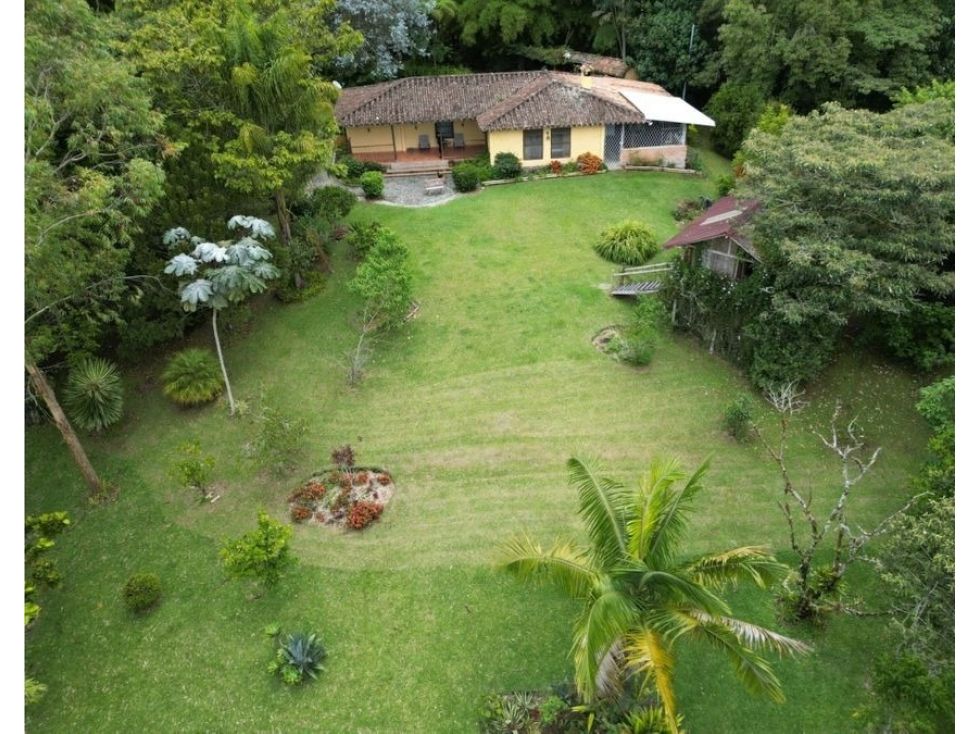 Casa Campestre en venta Antioquia El Carmen De Viboral La Alhambra 200 m2 Habitaciones 3 Baños 2 Garajes 1 Precio $1600000000