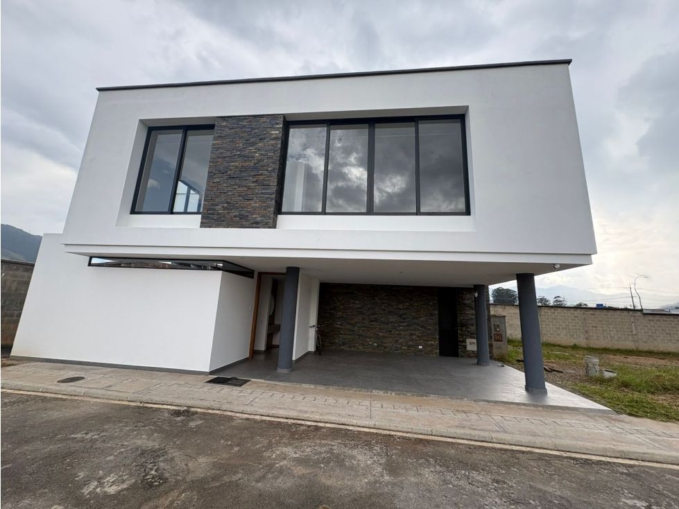 Casa Campestre en venta Antioquia La Ceja Fray Eugenio Ramirez Salazar 255 m2 Habitaciones 3 Baños 4 Garajes 2 Precio $1650000000